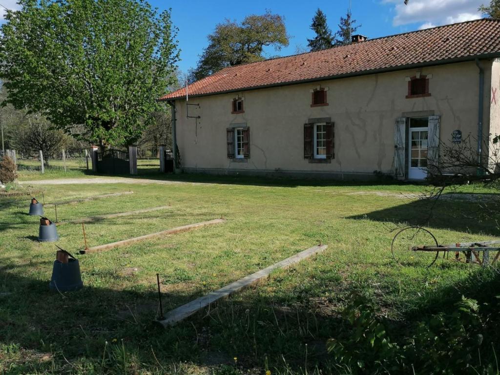 Chambres D'Hotes - Un Refuge A Cachen Bagian luar foto